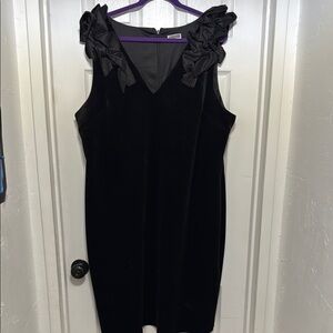 Elegant Black Sleeveless Dress